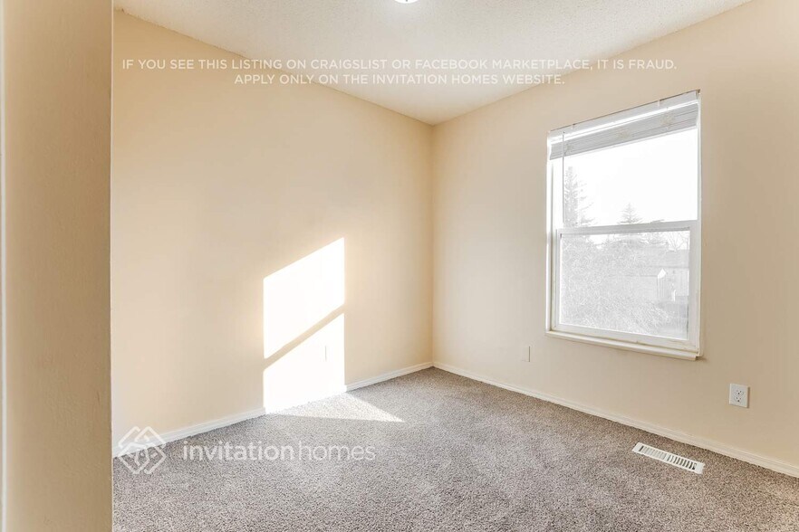 Building Photo - 2690 Ridge Dr