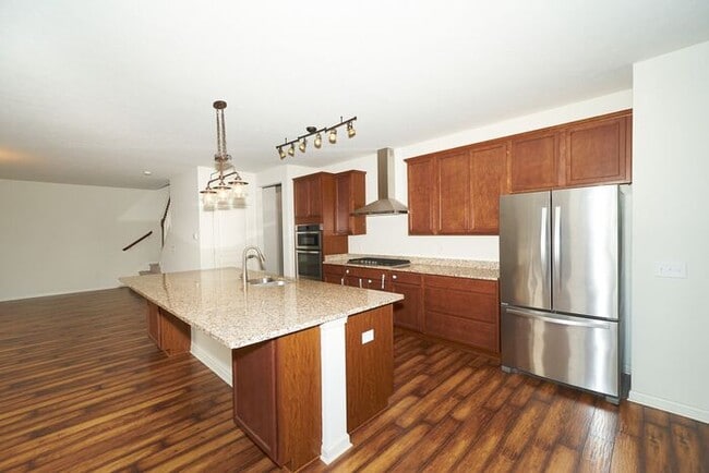 Building Photo - 4 Bedroom With Finished Basement in Westfield!