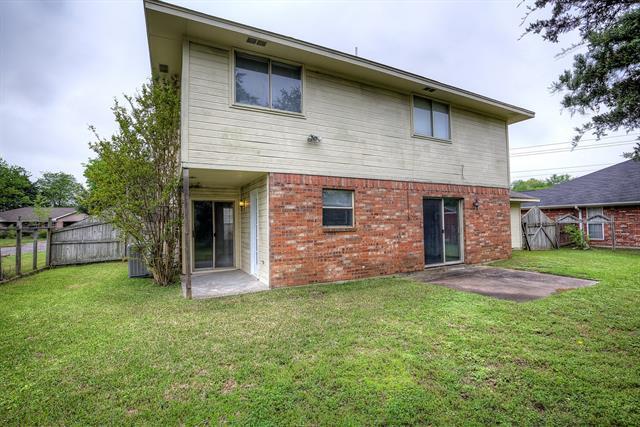 Building Photo - 2003 Hackberry Cir