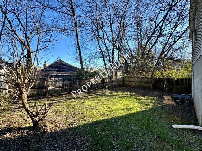 Building Photo - 4320 Ohls Ave