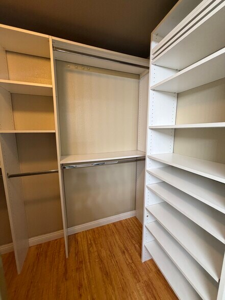 Building Photo - 40068 Milkwood Ln