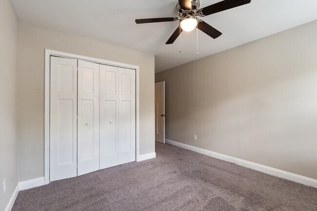 Building Photo - 852 Ducks Lndg