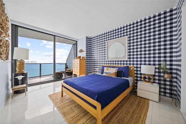 Building Photo - 460 NE 28th St