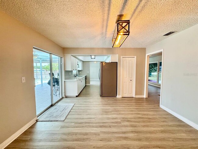 Building Photo - 2924 Catherine Dr