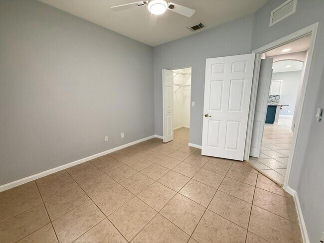 Building Photo - 9084 Silver Glen Way
