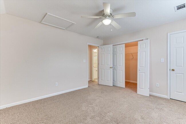 Building Photo - 913 Cabot Cove