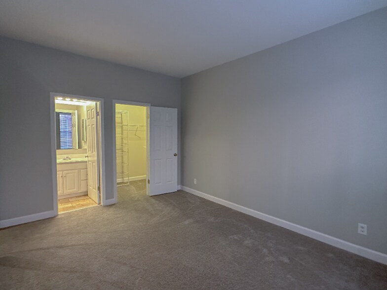 Building Photo - 5157 Waterman Blvd