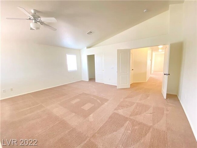 Building Photo - Available March 1, 2025. Gorgeous SW Las V...