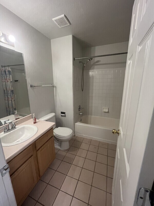 Building Photo - 1324 W 111th Pl