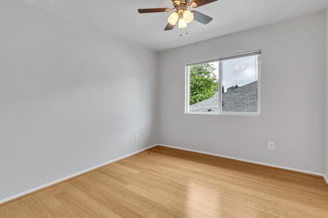 Building Photo - 6426 62nd St Ct W