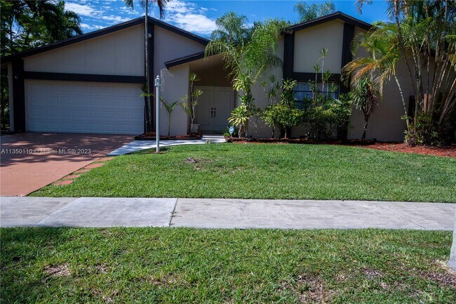 Building Photo - 12800 SW 104th Terrace