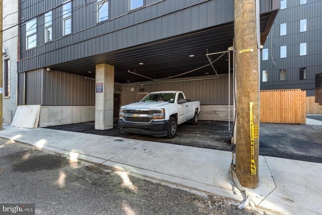 Building Photo - 1924 N Front St