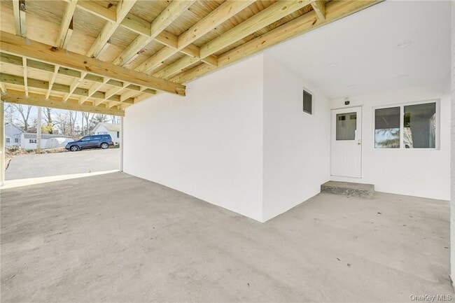 Building Photo - 225 Hilltop St