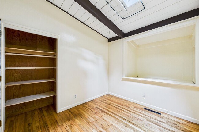 Building Photo - 2910 Greenbriar Ln