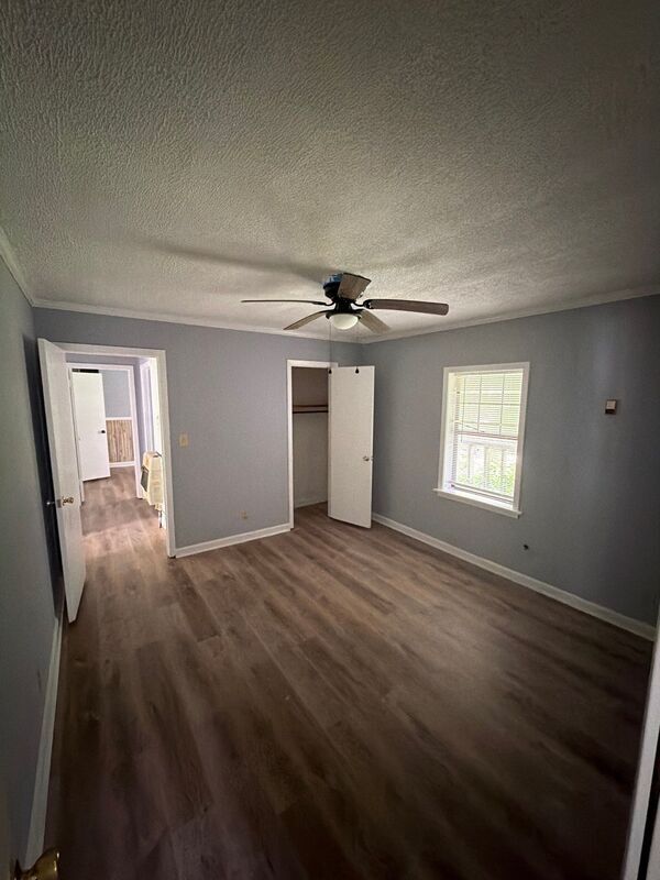 Building Photo - 1033 Dorgan St