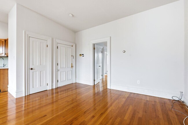 Building Photo - 249 8th St