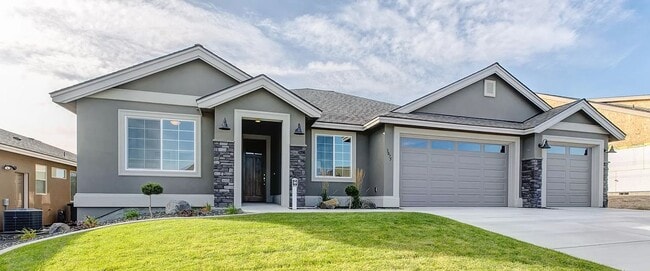 Primary Photo - Gorgeous Home for Lease in Horn Rapids