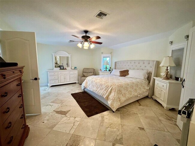 Building Photo - 24508 Saragossa Ln