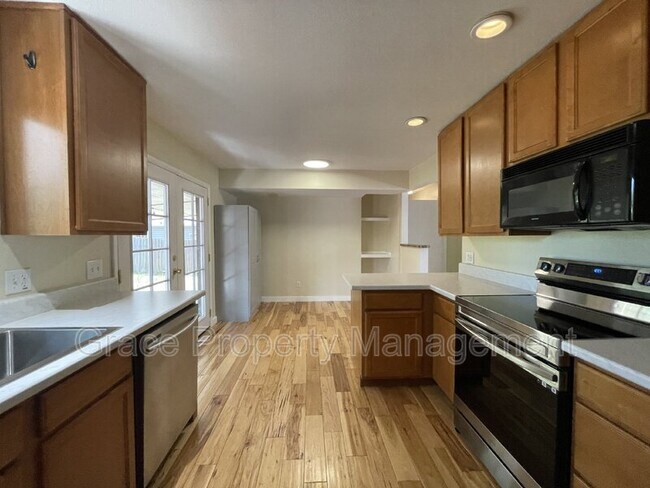 Building Photo - 8741 W 89th Pl
