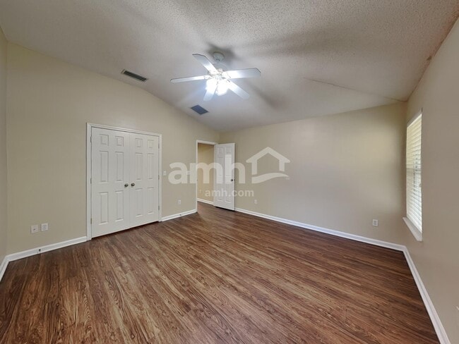 Building Photo - 800 S Edenbridge Way