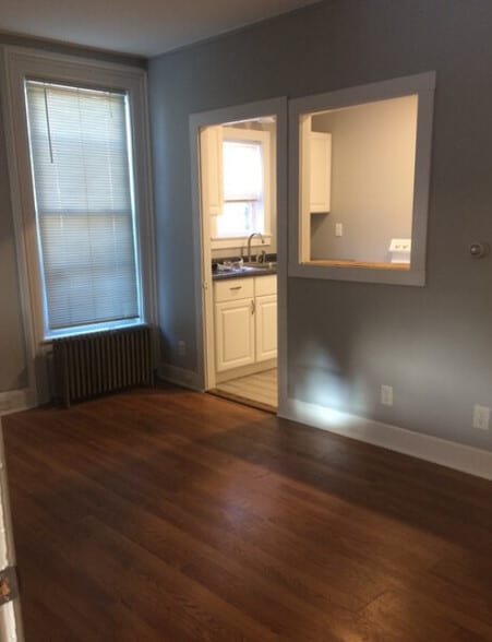 Building Photo - 36 Maple St