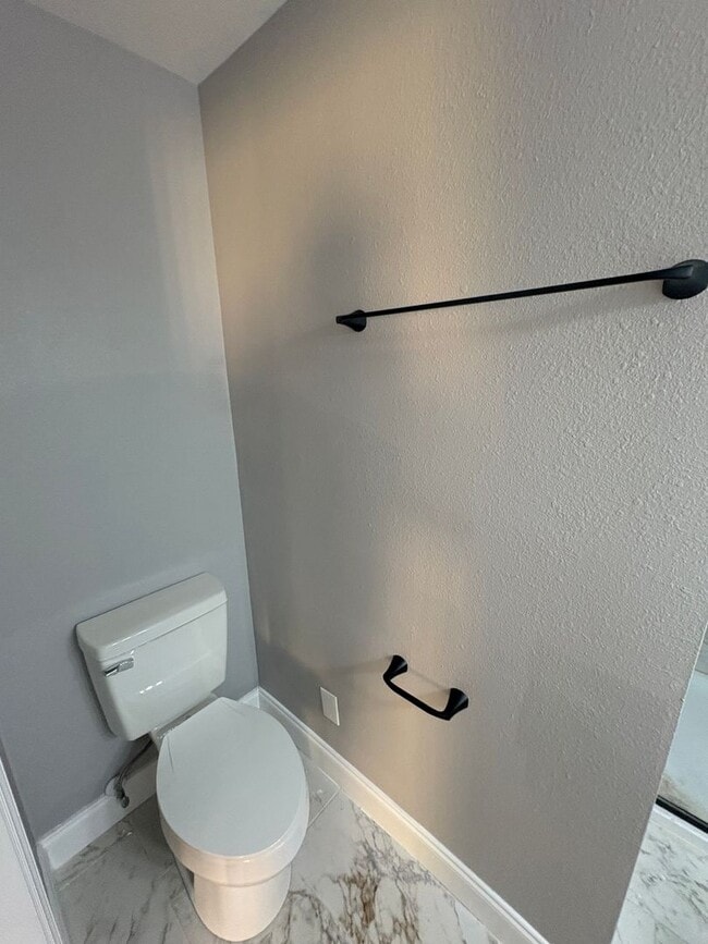 Building Photo - Cottage Home 2/2 Overlooking Lake Euclid in Leesburg