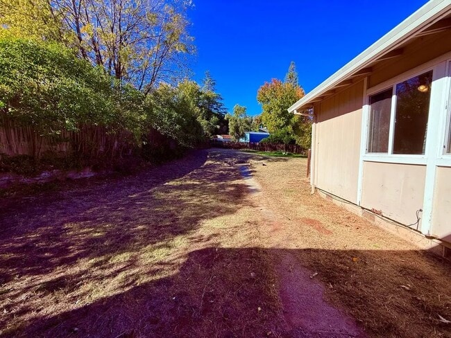 Building Photo - 28 Westwood Way