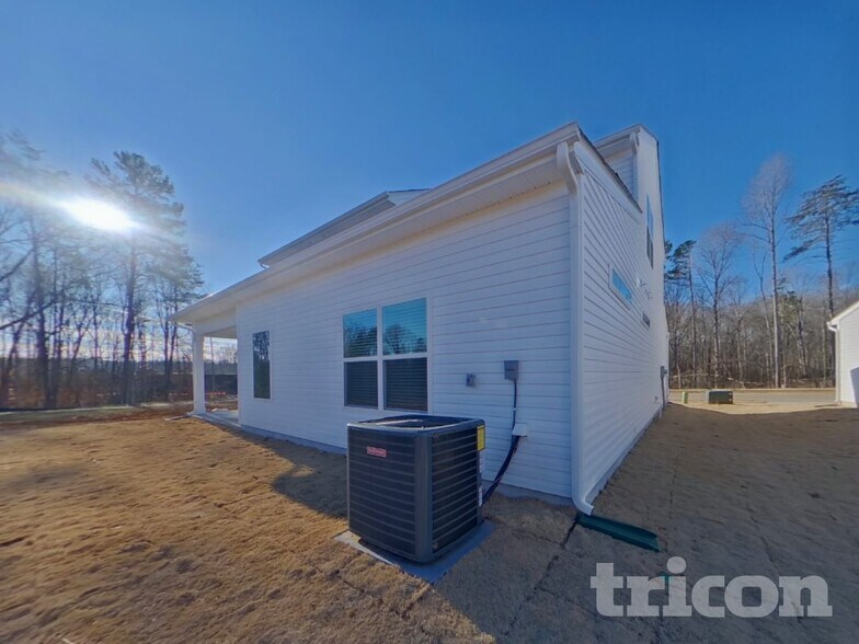 Building Photo - 6442 Fairford Dr