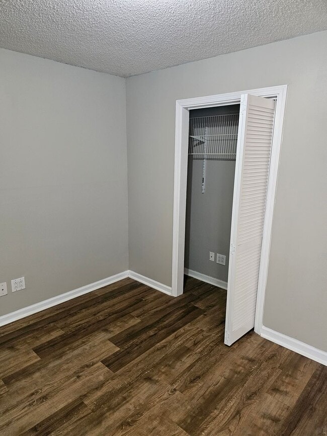 Building Photo - 1737 Moses Ave