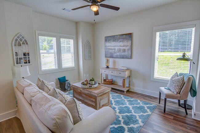 Building Photo - Oakwood Commons By Stella Homes