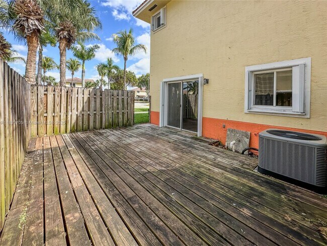 Building Photo - 17866 NW 74th Ct