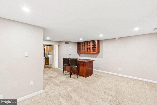 Building Photo - 3820 Rolling Way