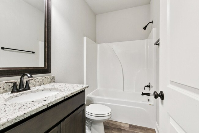 Building Photo - Modern Comfort Meets Cozy Charm in This 3-...