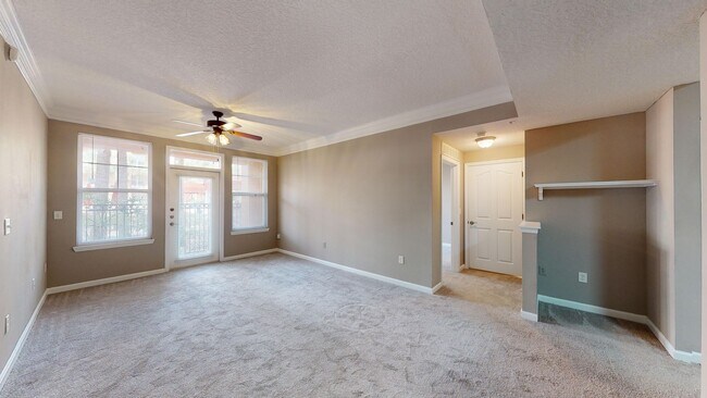 Primary Photo - Nice condo for rent in the heart of the St...