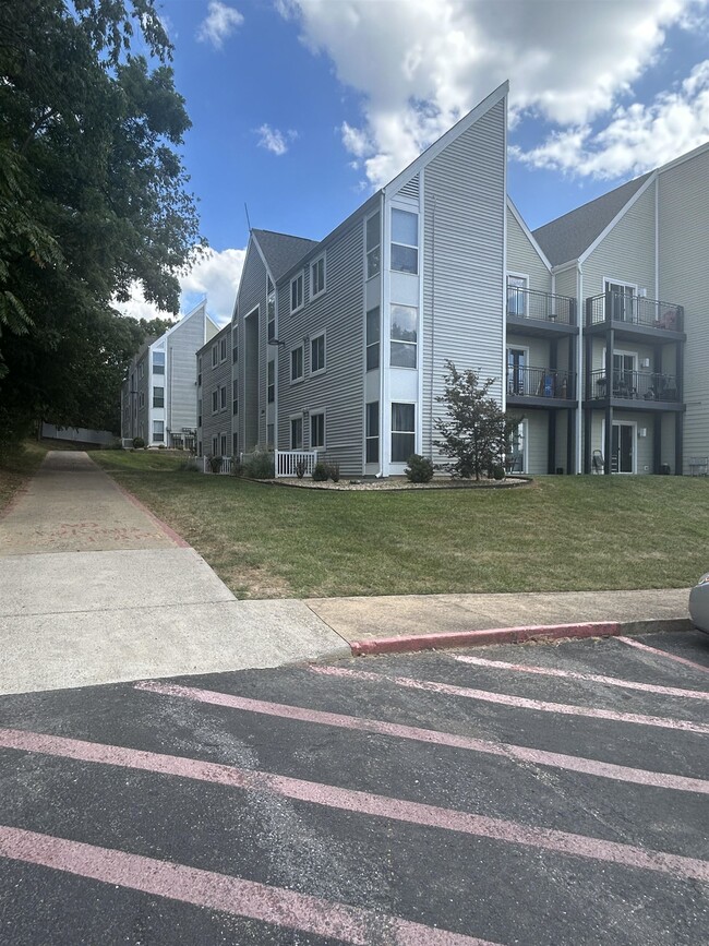 Building Photo - 1384 Hunters Rd