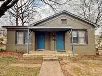 Building Photo - Charming 2-Bedroom 1-Bathroom Unit!