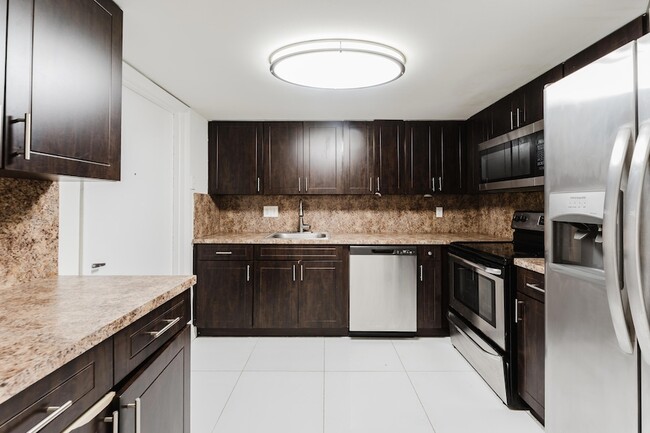 Building Photo - 606 NW 13th St