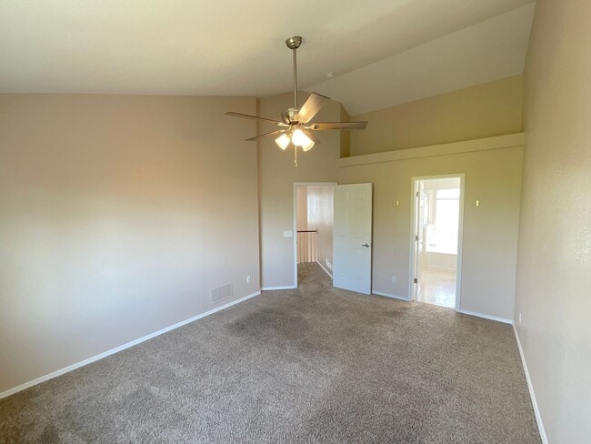 Building Photo - 4 Bedroom Home Available Near Peterson Rd & Constitution Ave!