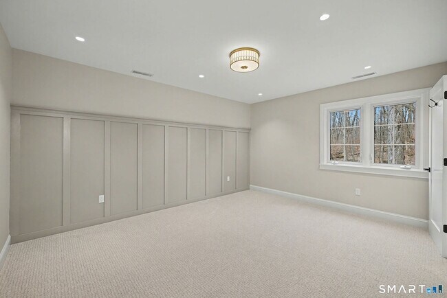 Building Photo - 156 Heatherwood Dr
