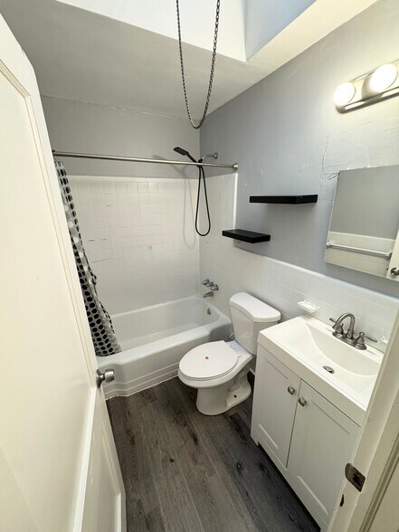 Building Photo - 8114 Terry St