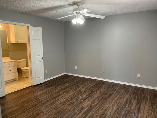 Building Photo - 2330 78th St