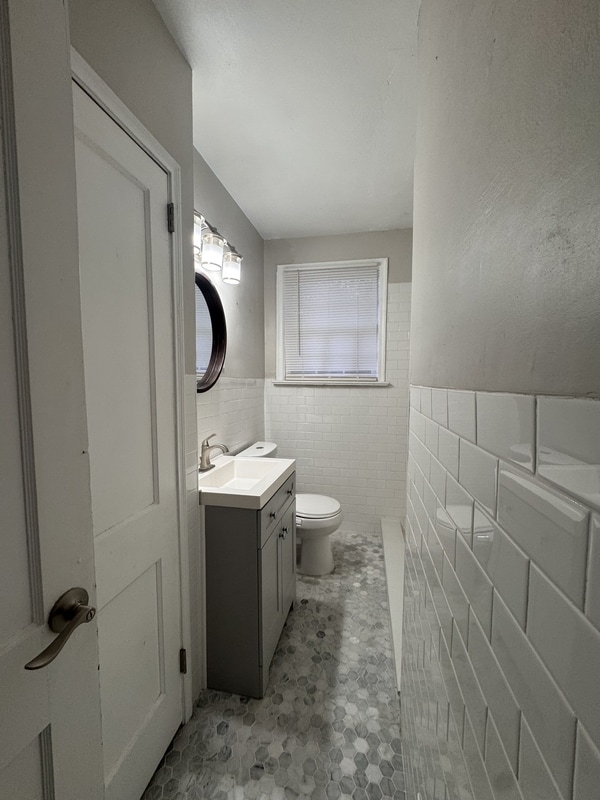 Building Photo - 1715 Perry St