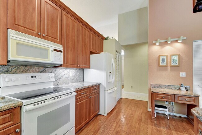 Building Photo - 4489 Kensington Park Way