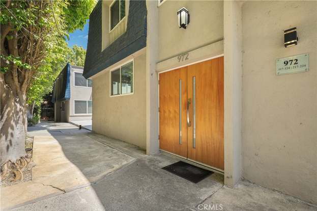 Building Photo - 972 Larrabee St