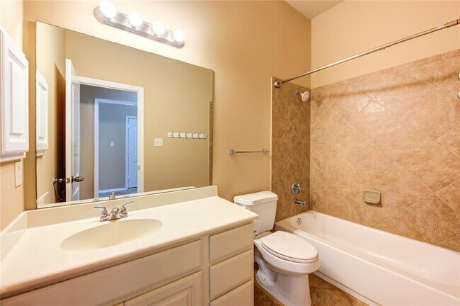 Building Photo - 5615 Stoneridge Ct