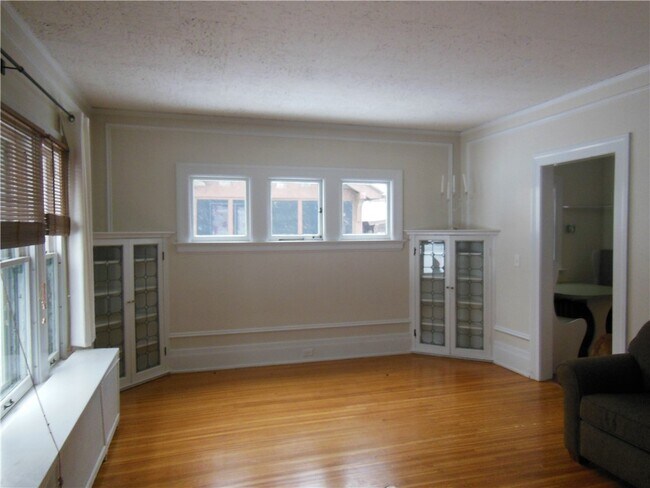 Building Photo - 369 Westminster Rd