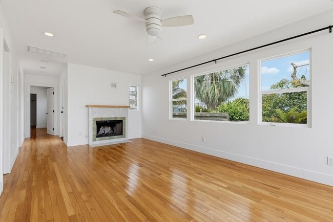 Building Photo - 4525 Saratoga Ave