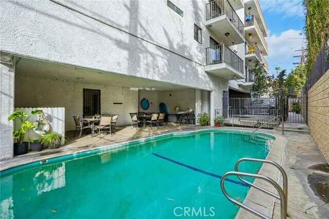 Building Photo - 11162 Camarillo St