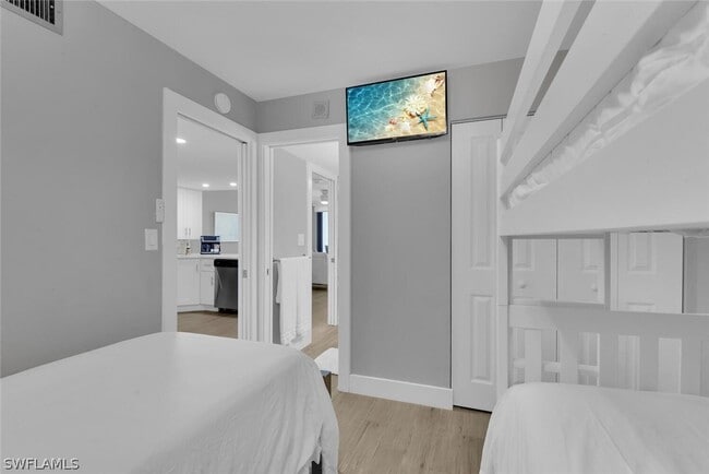 Building Photo - 890 S Collier Blvd