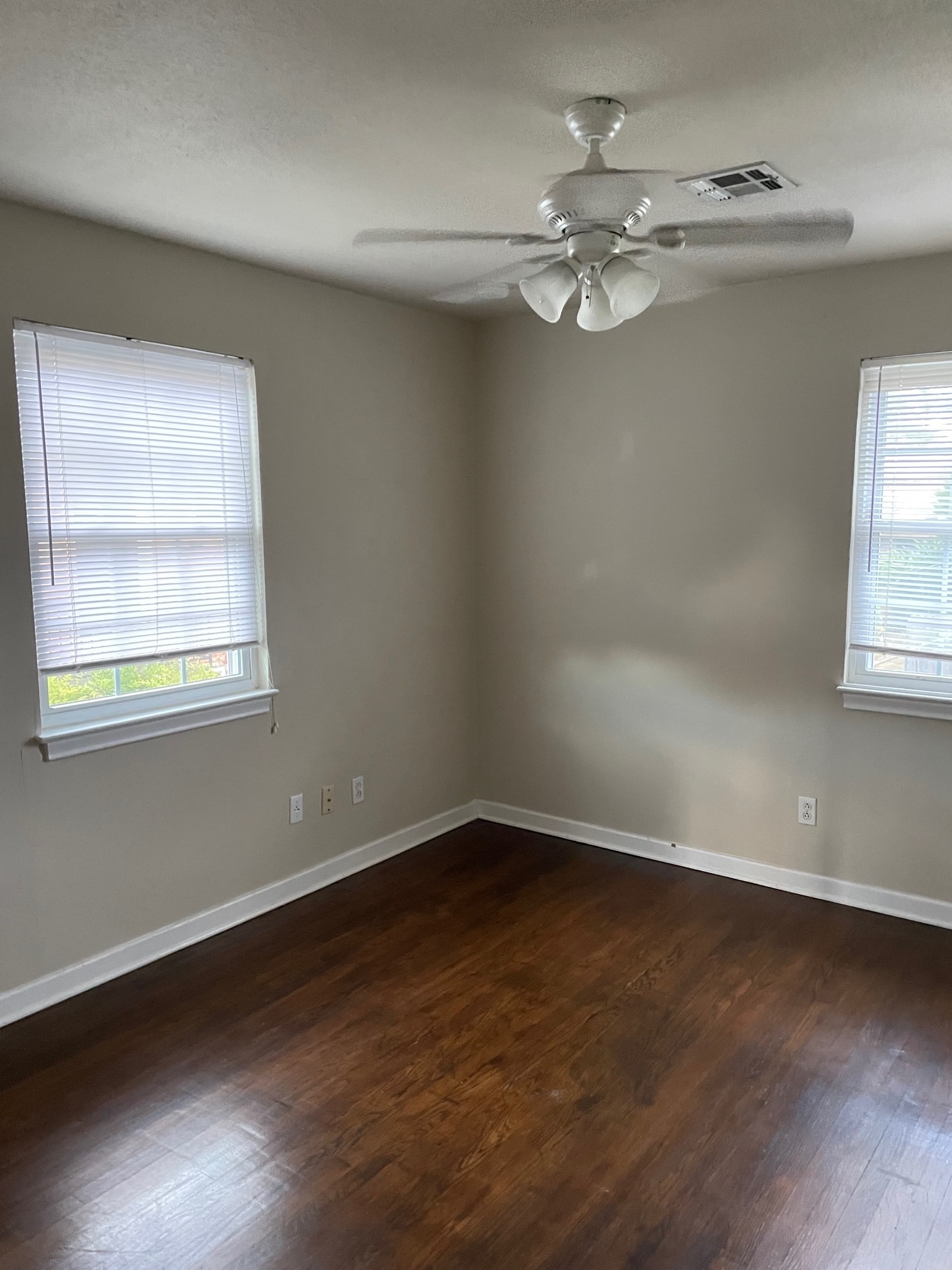 Building Photo - 409 Helios Ave